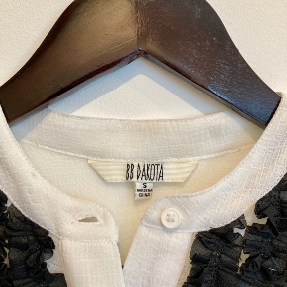 BB Dakota Blouse - Picture 2 of 3